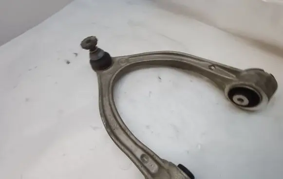 Mercedes-Benz C W205 Front lower control arm/wishbone