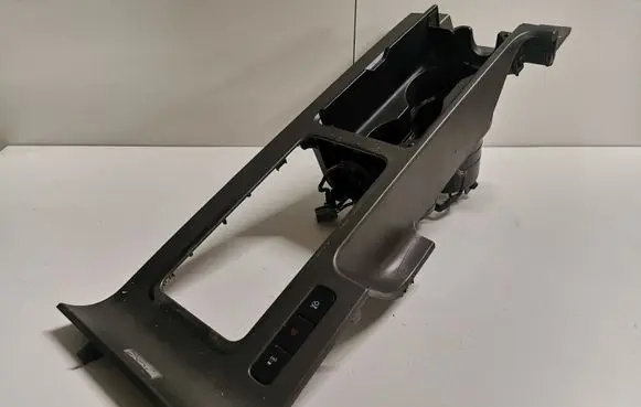 Ford Mustang V Armrest DR3363045B44