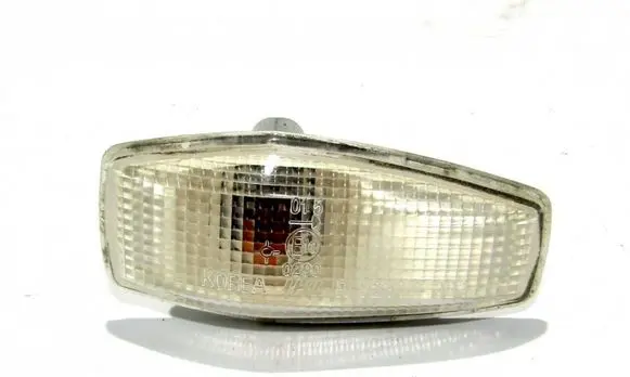 Hyundai Matrix Front fender indicator light 923043B1