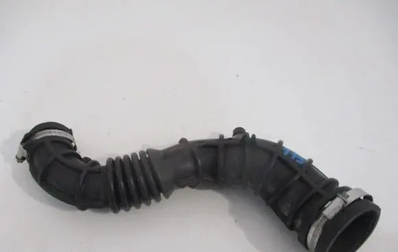 Renault Clio III Air intake hose/pipe 8200500383