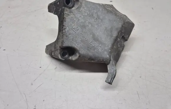 Opel Astra J Engine mounting bracket 13248477