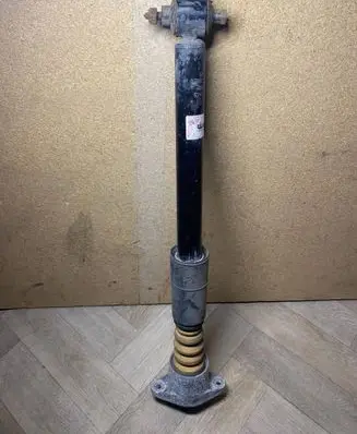 Volkswagen PASSAT B5 Rear shock absorber/damper