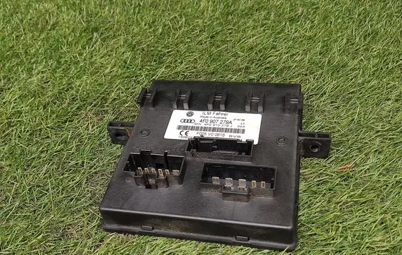 Audi Q7 4L Comfort/convenience module 4F0907279A F005V00618