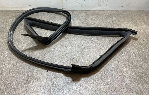 Tesla Model 3 Rear door rubber seal (on body) 