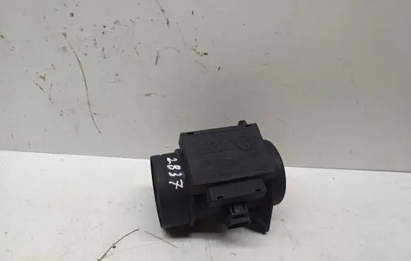 Audi A4 S4 B5 8D Mass air flow meter 71822103 074906461