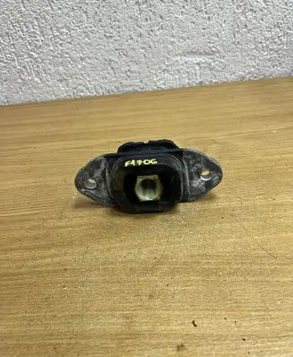 Mercedes-Benz Vito Viano W447 Gearbox mount A4472411413 F1706