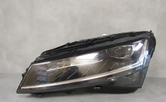 Skoda Superb B8 (3V) Headlight/headlamp 3V1941015D