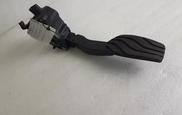 Nissan Qashqai J12 Accelerator throttle pedal 180026UA3B 29821A