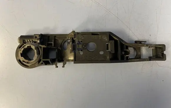 Rear door exterior handle/bracket