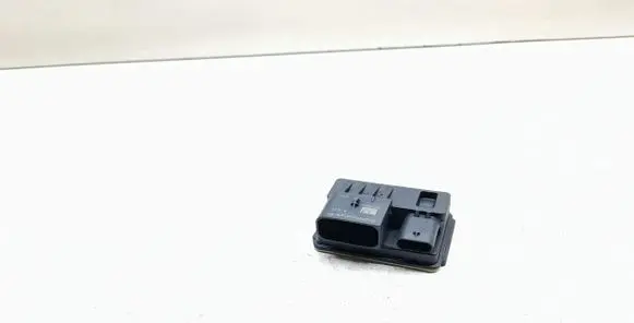 BMW 1 F20 F21 Glow plug pre-heat relay 7810856 0522120103