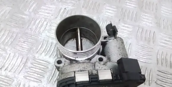 Volvo XC70 Throttle valve 8692720