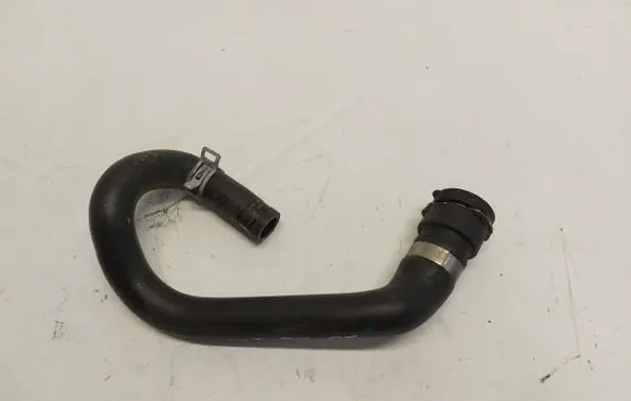 Engine coolant pipe/hose