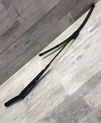 Volkswagen Tiguan Front wiper blade arm 5N1955410