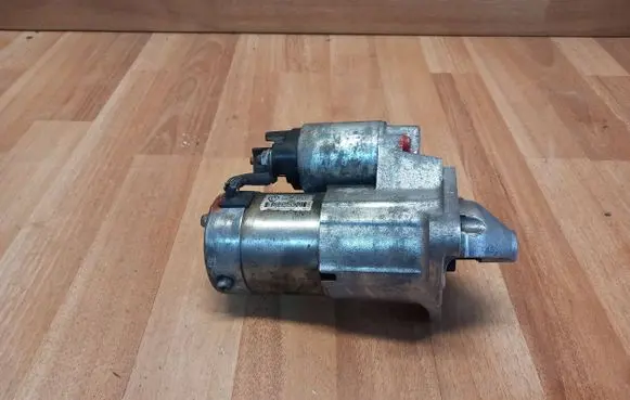 Renault Scenic II - Grand scenic II Starter motor M000T87881 8200584675 8200584675B
