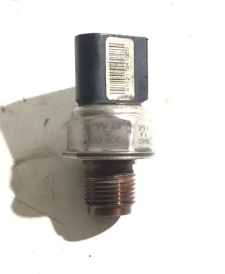 Volkswagen Touareg II Fuel pressure sensor 05A906051