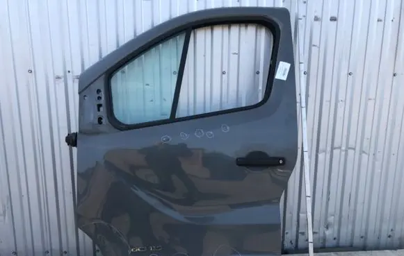 Renault Trafic III (X82) Front door