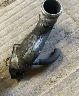 Toyota RAV 4 (XA20) Engine coolant pipe/hose