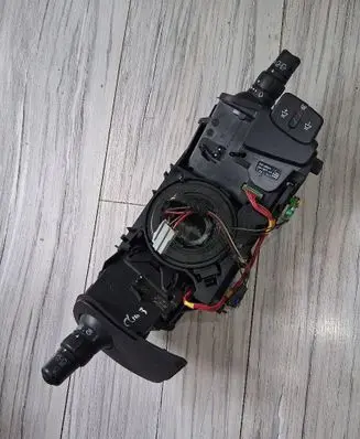 Renault Clio III Fog light switch 8200245449
