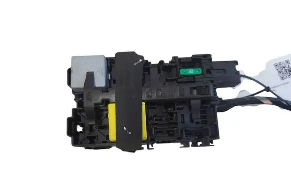 Peugeot 208 Fuse module 9812661980