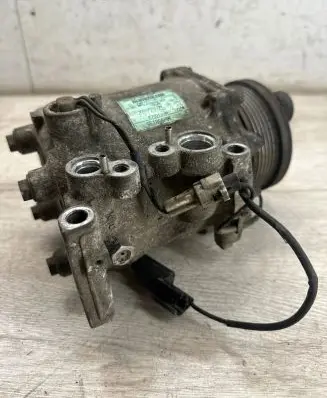 Mitsubishi Grandis Air conditioning (A/C) compressor (pump) AKC200A560A MR958135 3038164