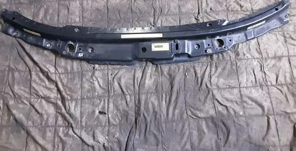Land Rover Range Rover L322 Top upper radiator support slam panel