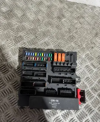 Opel Signum Fuse box set 13205781