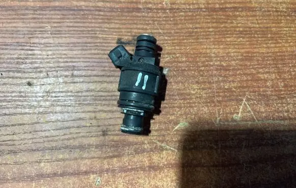 Opel Vectra C Fuel injector 90536149