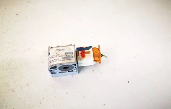 Suzuki Swift I Airbag deployment crash/impact sensor 3893062j10000