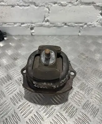 BMW X5 E70 Engine mount bracket 16004212