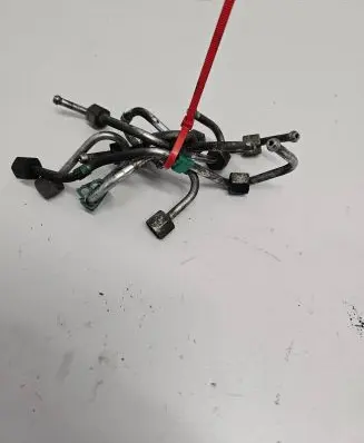 Renault Clio III Fuel injector supply line/pipe 