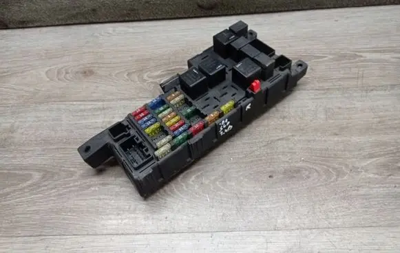 Volvo S60 Fuse module 518322110 9452993