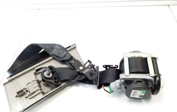 Volvo S60 Front seatbelt 39818843