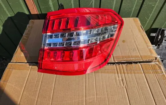 Mercedes-Benz E W212 Rear/tail lights 2128204064 89505380 ZGS1Q6