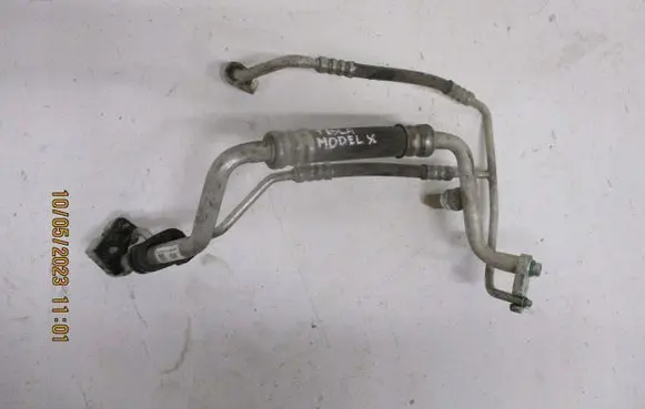 Tesla Model X Air conditioning (A/C) pipe/hose 1054664