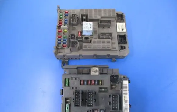 Citroen C5 Fuse box set 9643805380