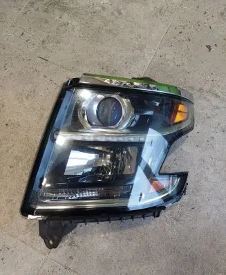 Chevrolet Suburban Headlight/headlamp 300501AD 300493A 300495AD