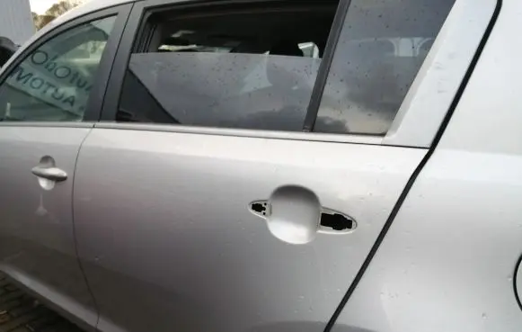 KIA Sportage Rear door