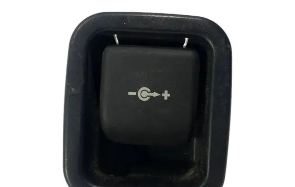 BMW X5 E70 12 V Socket (rear) 7143111 51477143111