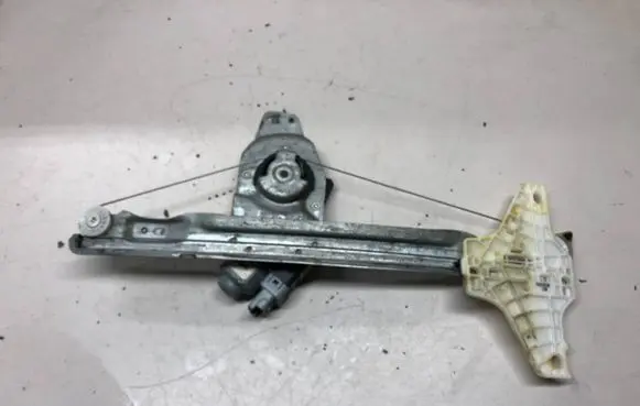 Citroen C4 I Picasso Rear door window regulator with motor 135090222