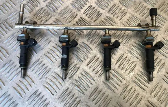 Opel Insignia A Fuel main line pipe 55353806 8311B00254