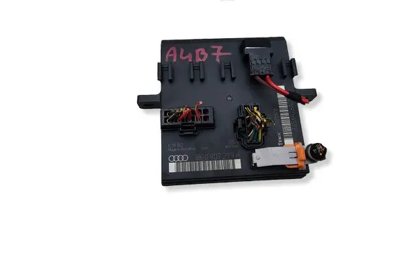 Audi A4 S4 B7 8E 8H Light module LCM 8E0907279K