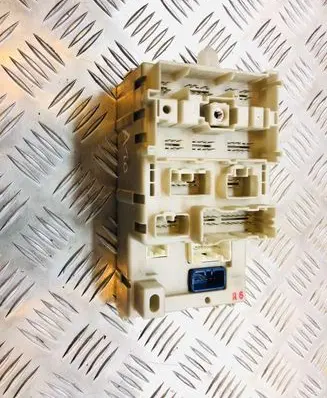 Toyota RAV 4 (XA20) Fuse box set 8273342061