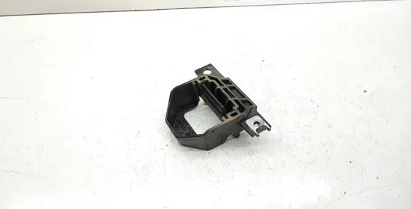 BMW X1 E84 Radiator mount bracket 7591647