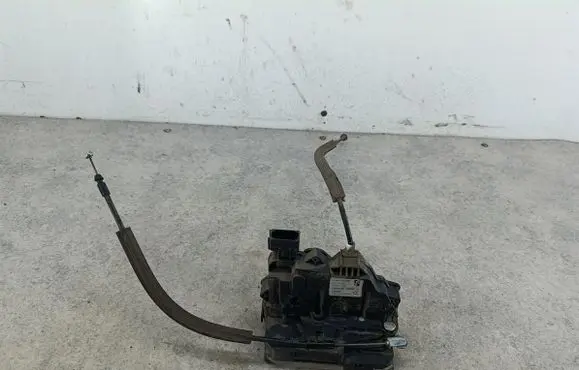 Citroen Jumper Front door lock 1350147080