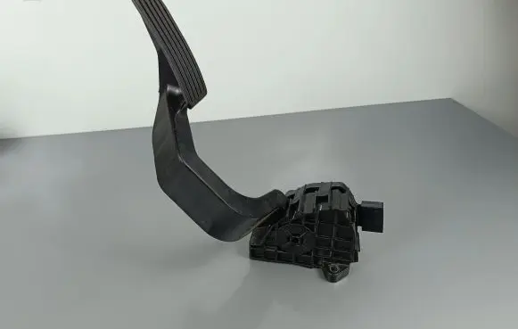 Jeep Cherokee Accelerator throttle pedal C1921062740