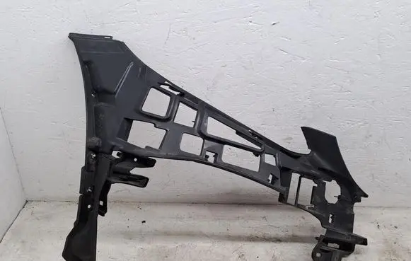 Mercedes-Benz C W205 Front bumper mounting bracket A2058853265