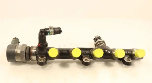 Nissan X-Trail T32 Fuel main line pipe 175217814R