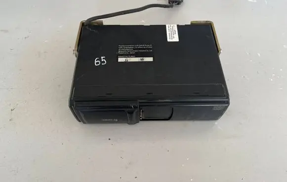 Audi A6 S6 C5 4B CD/DVD changer FA05735