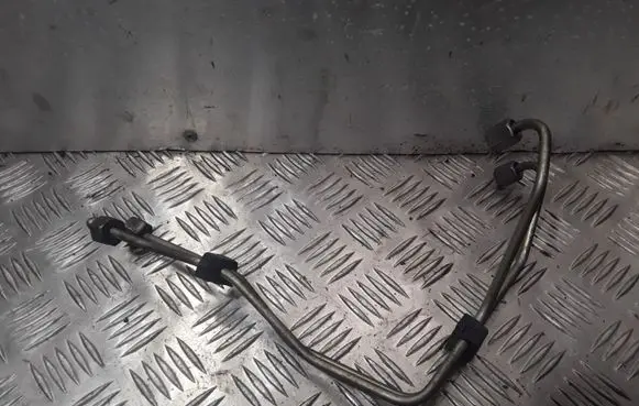 Fuel injector supply line/pipe