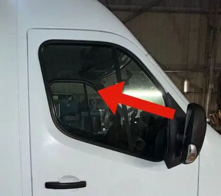 Opel Movano B Front door window glass four-door 43R001583